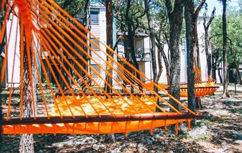 outdoor hammock in apartments near zilker park